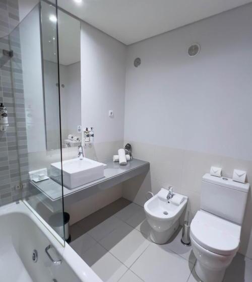 2 Bedrooms Suite Sea View, Villa Doris Suites