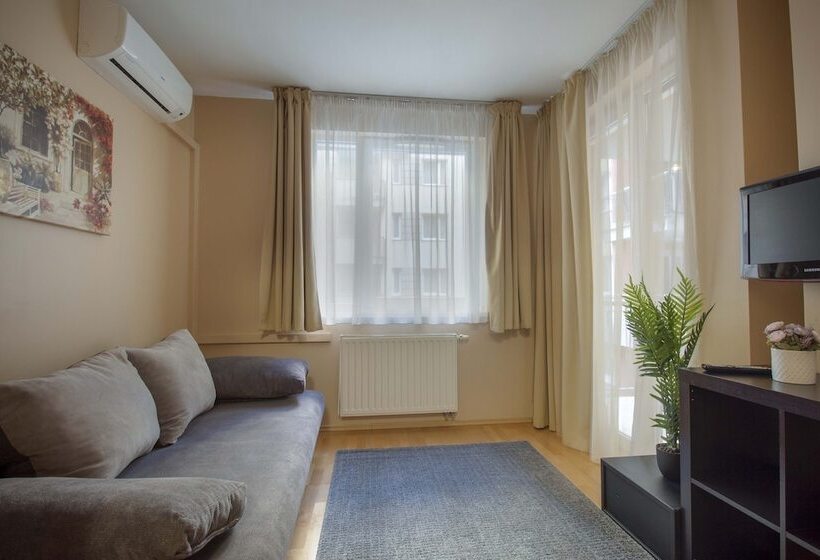 スタンダードスタジオ, Nova Apartments