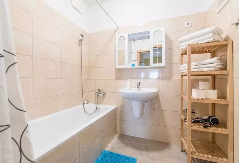 Appartamento 2 Camere da Letto, Nova Apartments