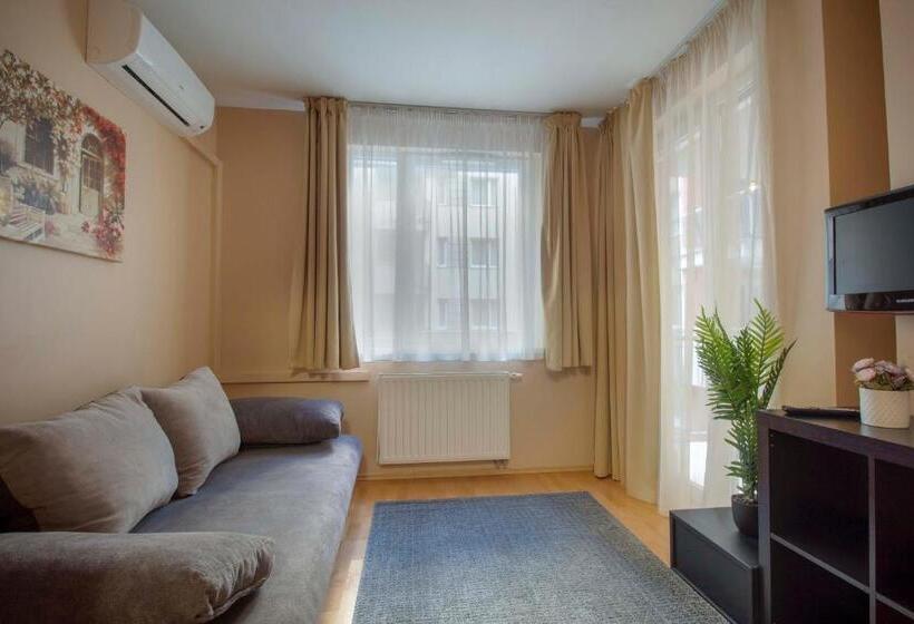 スタンダードスタジオ, Nova Apartments