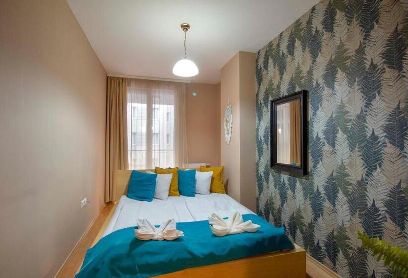 スタンダードスタジオ, Nova Apartments