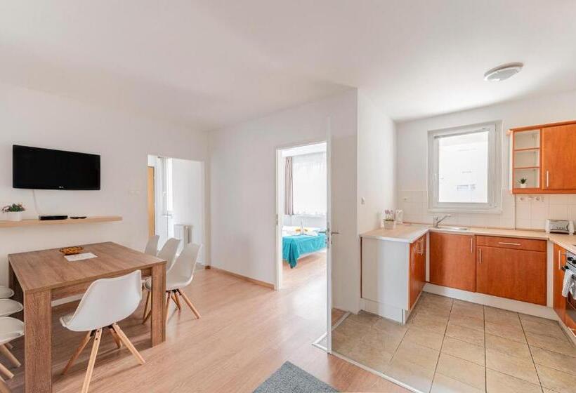 3ベッドルームアパートメント, Nova Apartments