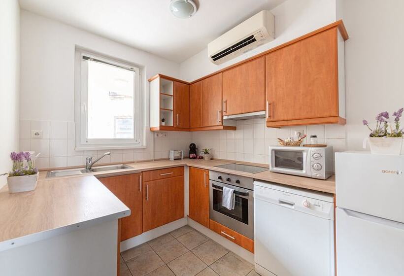 침실 3개 아파트, Nova Apartments