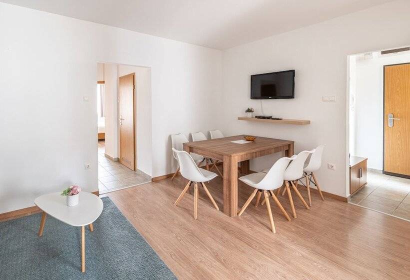 3ベッドルームアパートメント, Nova Apartments