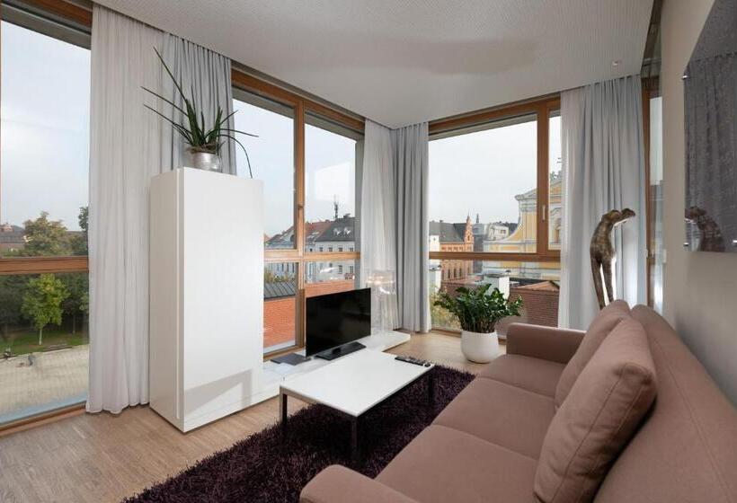 جناح جونيور, Am Domplatz   Adult Only