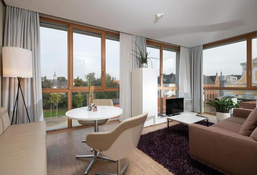 جناح جونيور, Am Domplatz   Adult Only