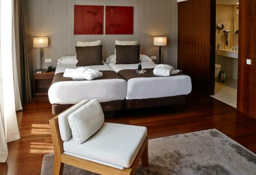 اتاق سوپریور, Carris Porto Ribeira