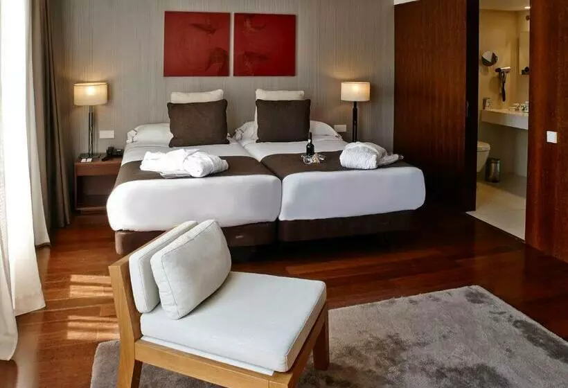 اتاق سوپریور, Carris Porto Ribeira