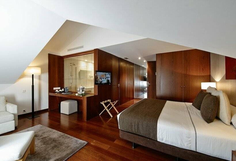 سوییت جونیور, Carris Porto Ribeira