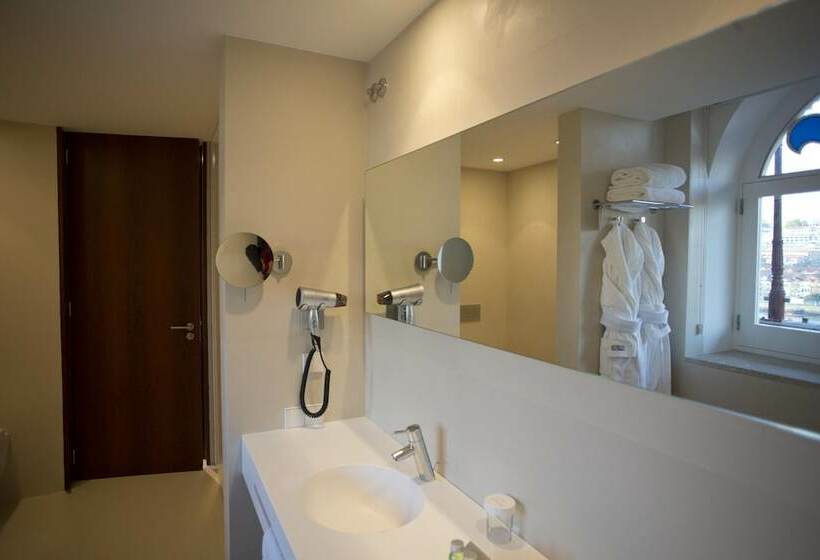 سوییت جونیور, Carris Porto Ribeira