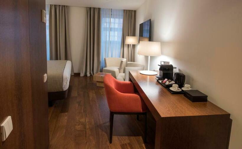 سوییت دوبلکس, Carris Porto Ribeira