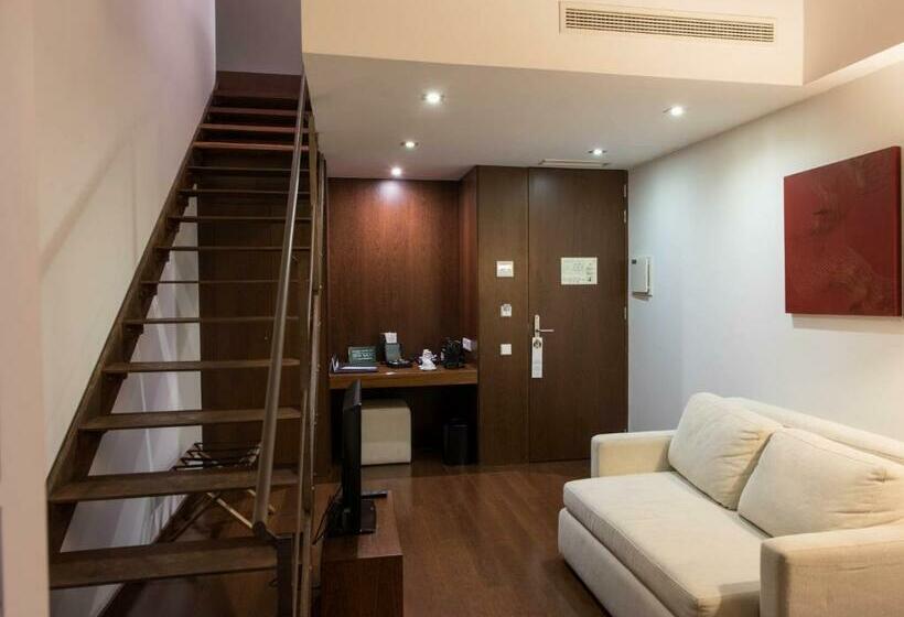 سوییت دوبلکس, Carris Porto Ribeira