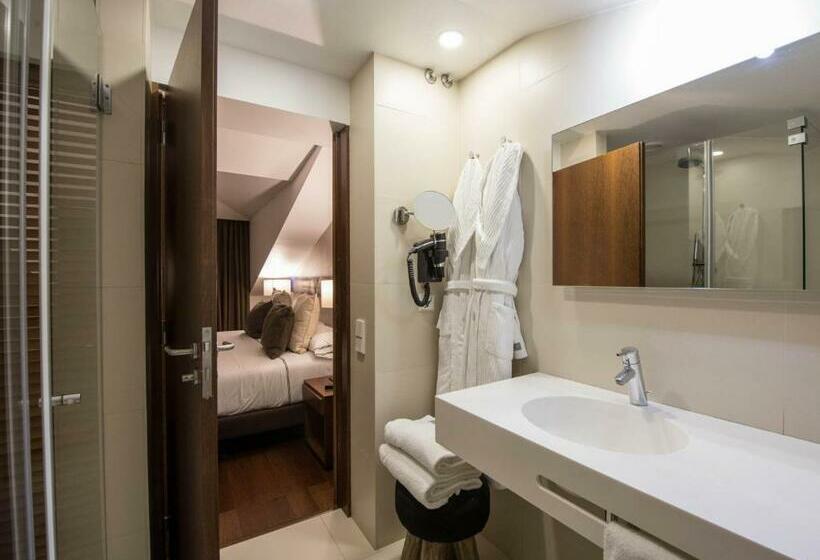 سوییت دوبلکس, Carris Porto Ribeira