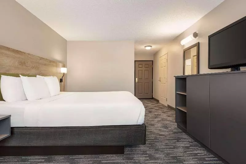 身障者適用スタンダードルーム, Country Inn & Suites By Radisson, St. Cloud East, Mn