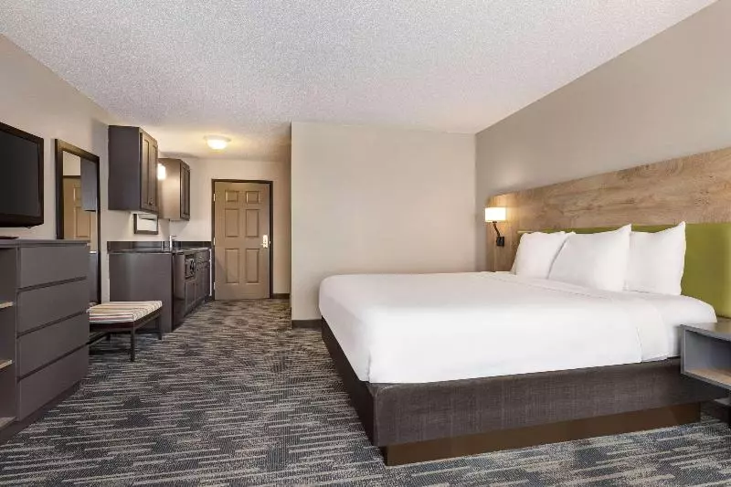 身障者適用スタンダードルーム, Country Inn & Suites By Radisson, St. Cloud East, Mn