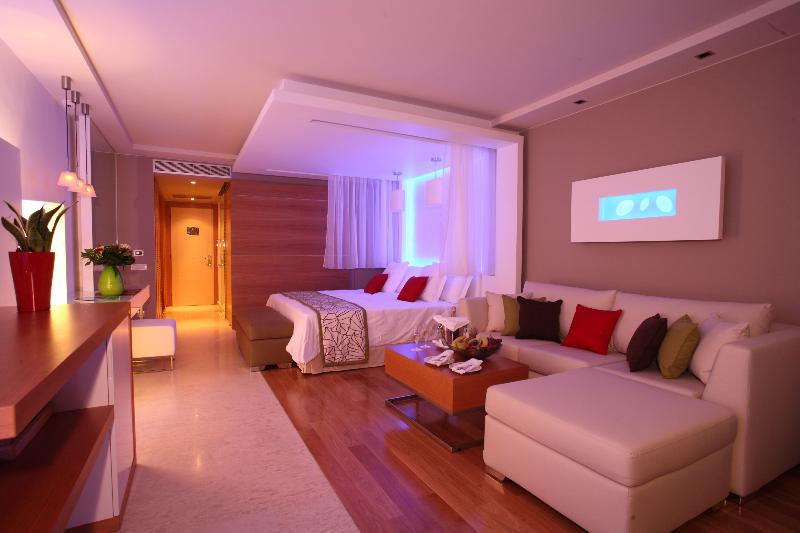 جناح مزود بحمام سباحة, Elite Suites By Rhodes Bay