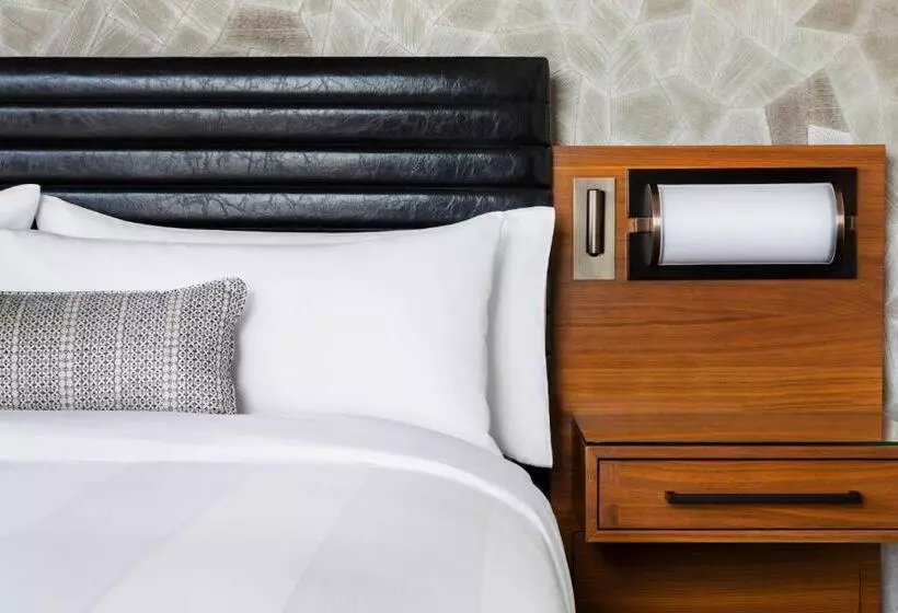 اتاق استاندارد با تخت بزرگ, Lancaster Marriott At Penn Square