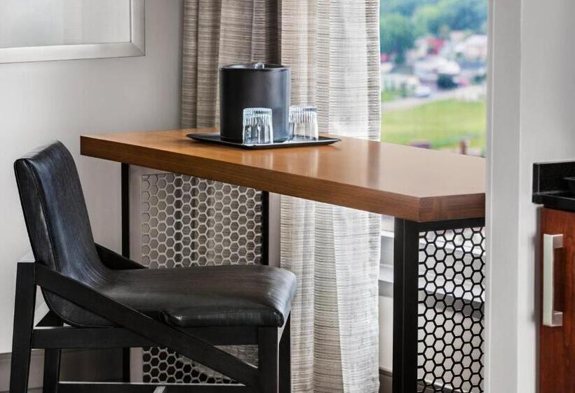 キングサイズベッドのデラックスルーム, Lancaster Marriott At Penn Square