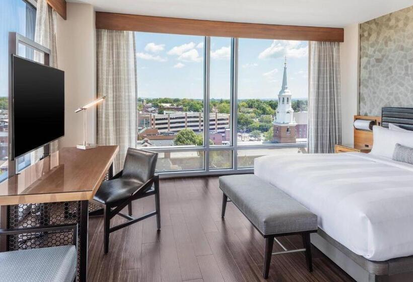 Люкс Executive Кровать Кинг, Lancaster Marriott At Penn Square