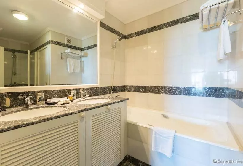 Huoneisto 4 Makuuhuonetta, Saigon Domaine Luxury Residences
