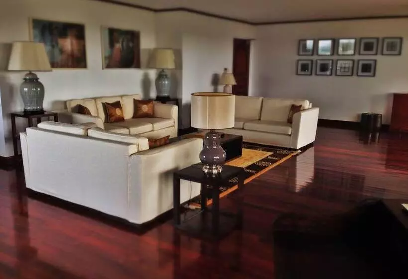 Huoneisto 4 Makuuhuonetta, Saigon Domaine Luxury Residences