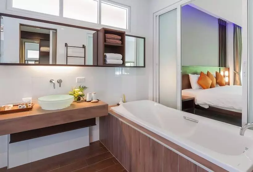 デラックスルーム, Sand Sea Resort Railay Beach