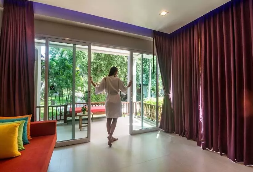 デラックスルーム, Sand Sea Resort Railay Beach