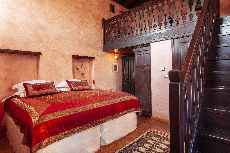 Люкс, Spirit Of The Knights Boutique