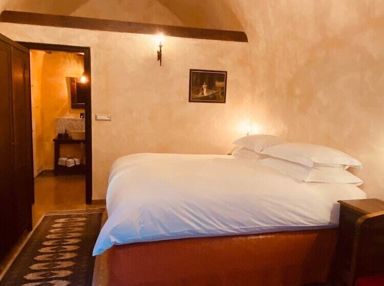 Люкс, Spirit Of The Knights Boutique