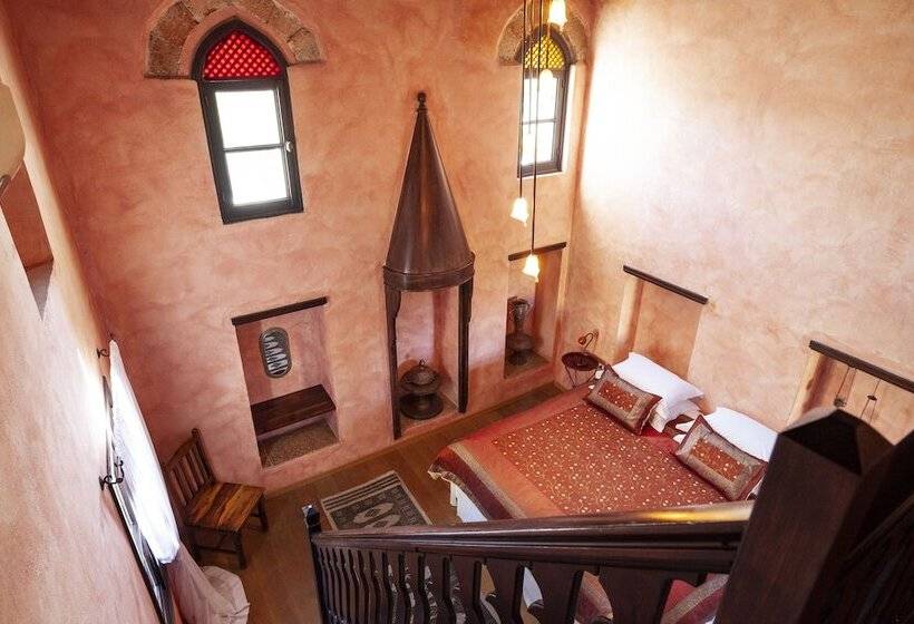 Люкс, Spirit Of The Knights Boutique