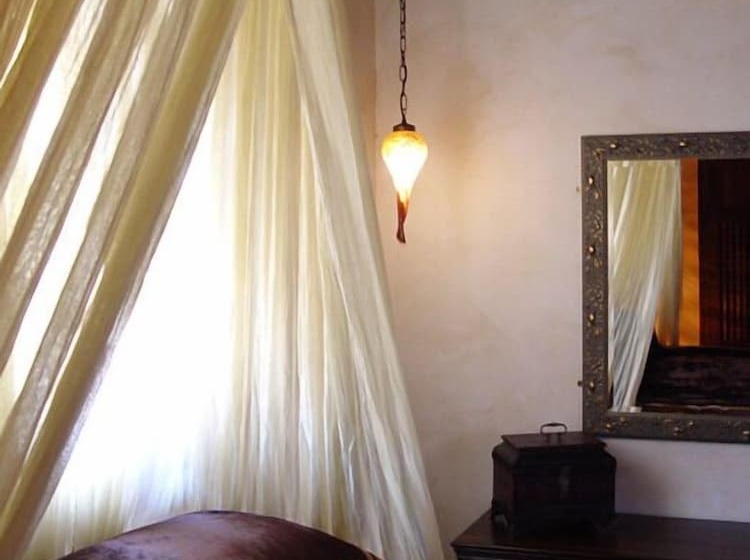 Люкс Мастер, Spirit Of The Knights Boutique