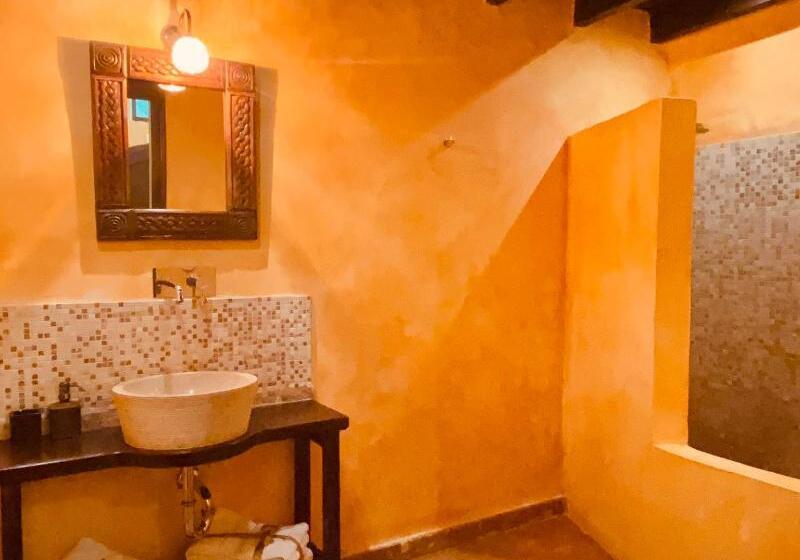 Люкс, Spirit Of The Knights Boutique