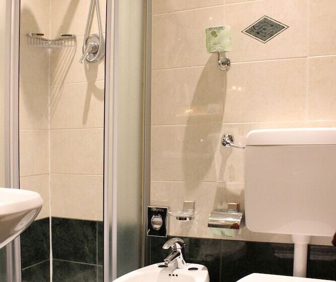 اتاق استاندارد یک نفره, Touring