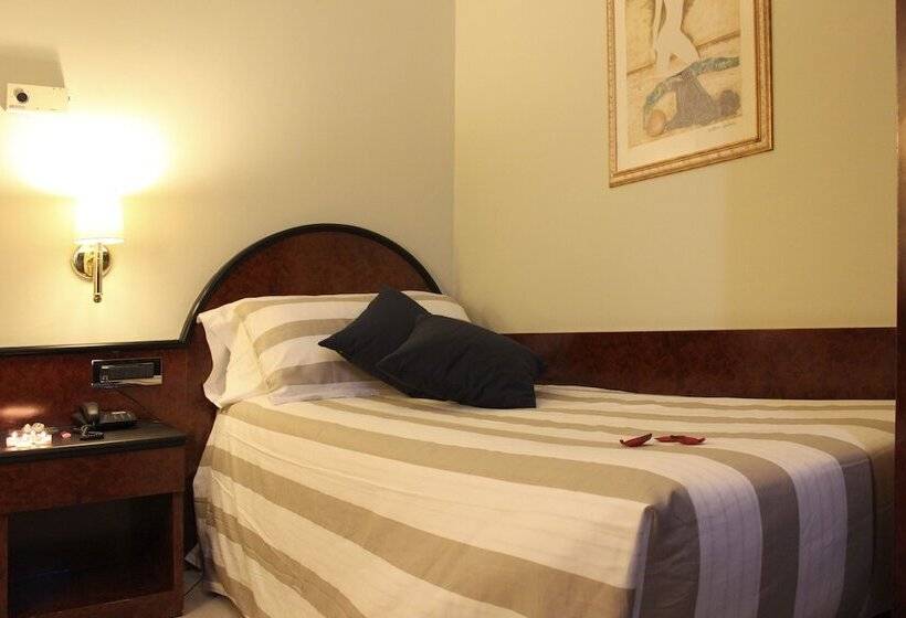 اتاق استاندارد یک نفره, Touring