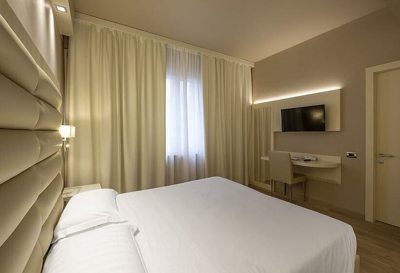 Habitación Deluxe, Touring