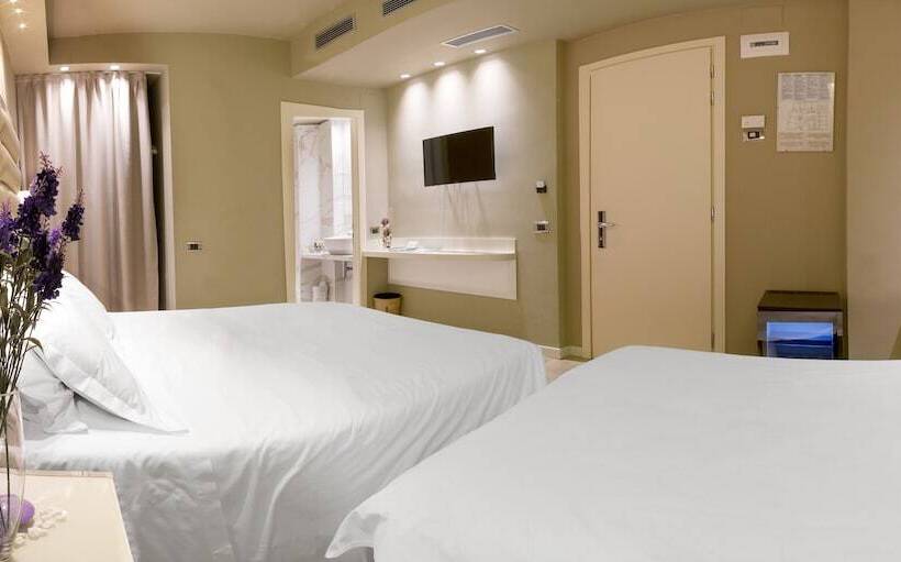 اتاق خانوادگی, Touring