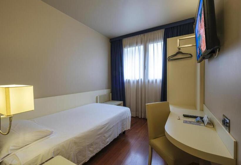 اتاق استاندارد یک نفره, Touring