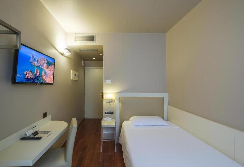 اتاق استاندارد یک نفره, Touring