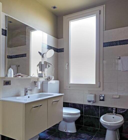 اتاق استاندارد, Touring