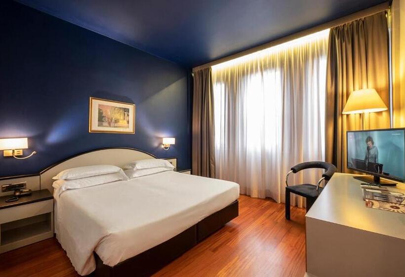 اتاق استاندارد, Touring