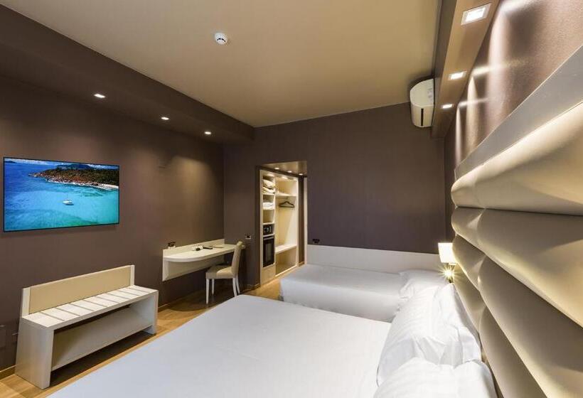 اتاق استاندارد سه نفره, Touring