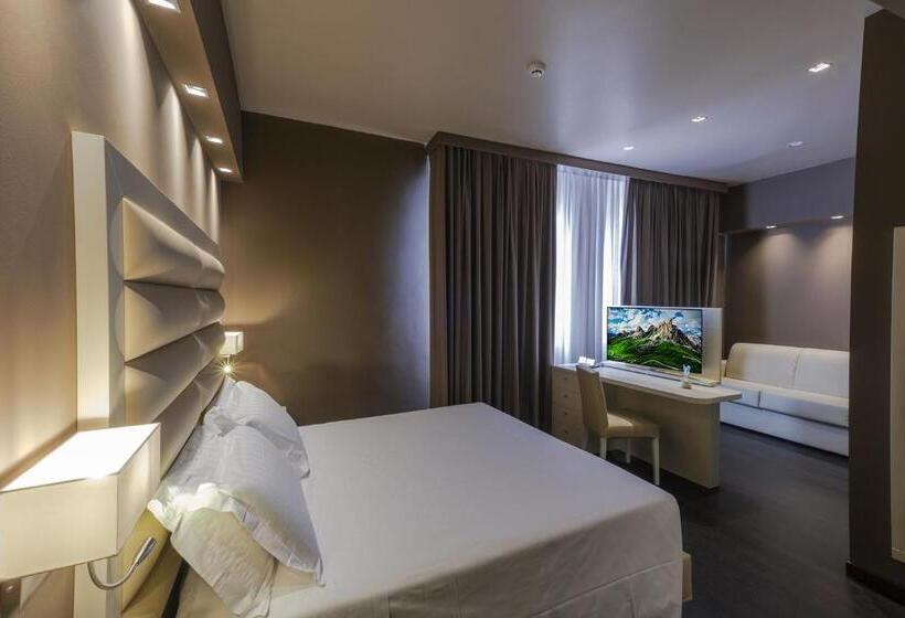 اتاق خانوادگی, Touring