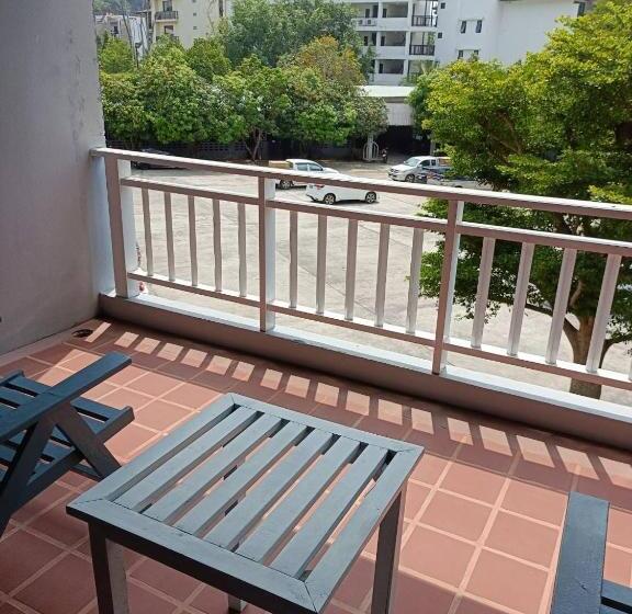 디럭스 룸 킹사이즈 침대, Ramada By Wyndham Aonang Krabi