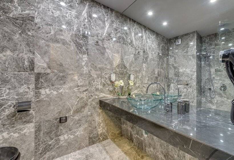 Quarto Deluxe Vista Mar Lateral, Grand Hotel Sveti Vlas  All Seasons Fitness & Spa