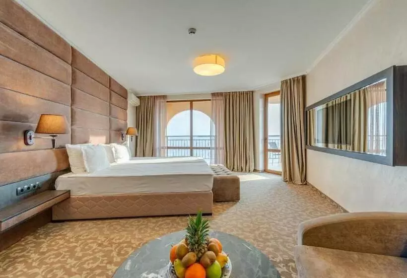 اتاق لوکس با چشم‌انداز دریا, Grand Hotel Sveti Vlas