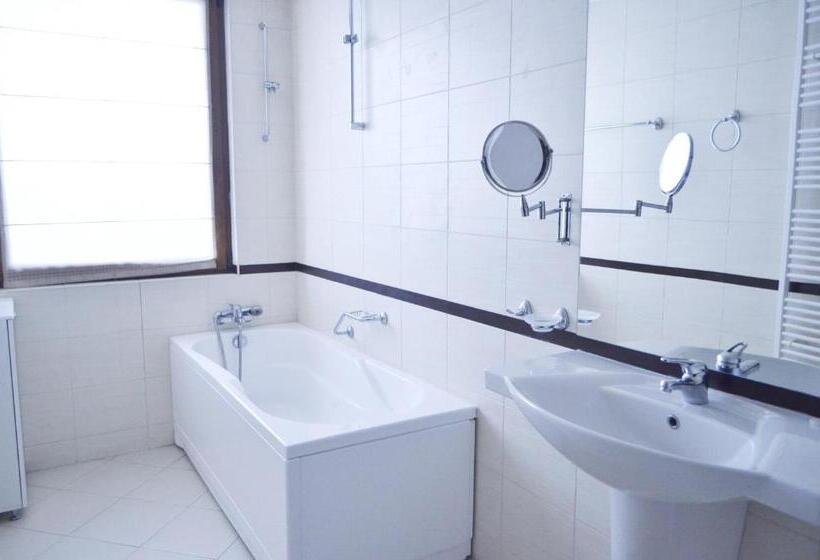 דירת חדר, Bellevue Residence Apartments