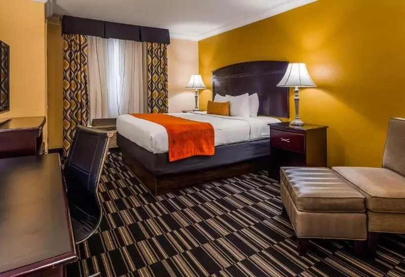 キングサイズベッドのスタンダードルーム, Best Western Plus Barsana Hotel & Suites