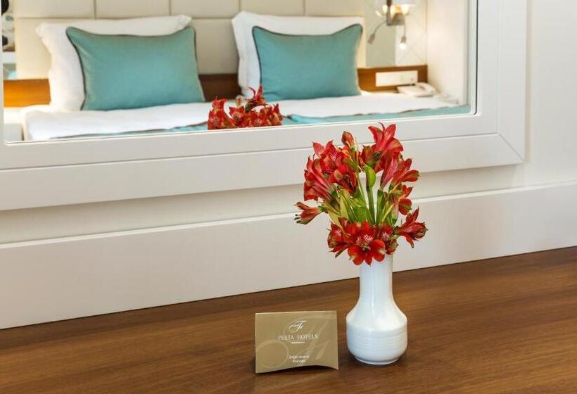 サイドオーシャンビュースタンダードルーム, Festa Via Pontica