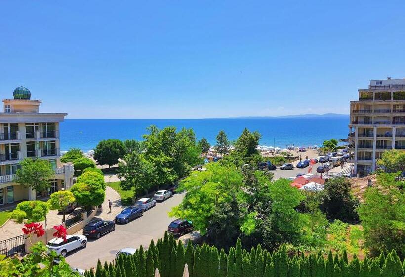 海の見える１ベッドルームアパートメント, Festa Via Pontica