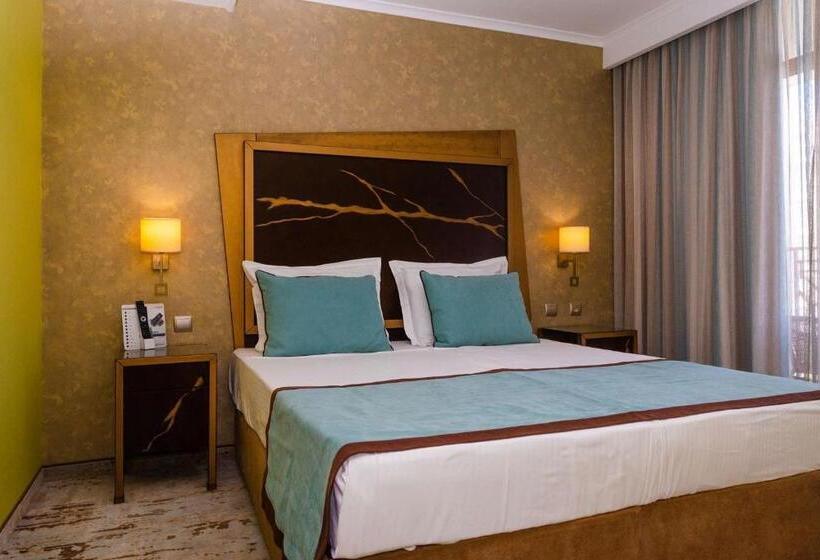 海の見える１ベッドルームアパートメント, Festa Via Pontica